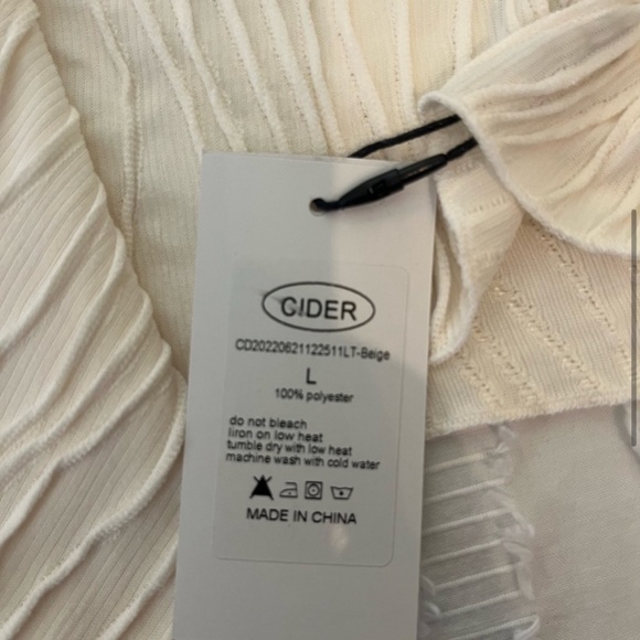 - Cider Textured Bell Sleeve High Neck Top - Picture 5 of 7